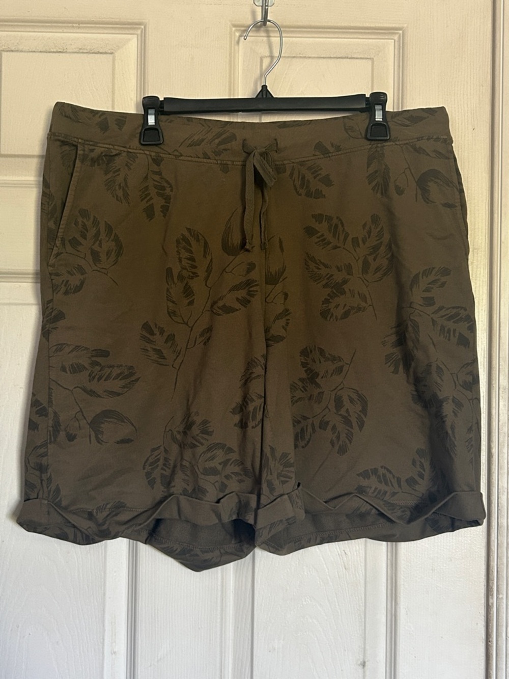 NWT J. Jill washed dark olive leaves print French terry short size 1X